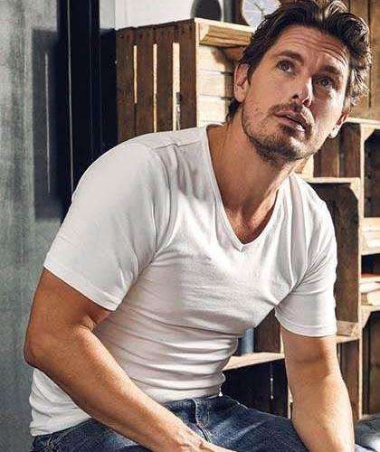 Men´s Slim Fit V-Neck-T